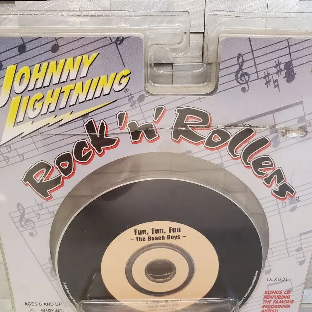 Johnny Lightning Rock'N'Rollers Car  & Beach Boys CD